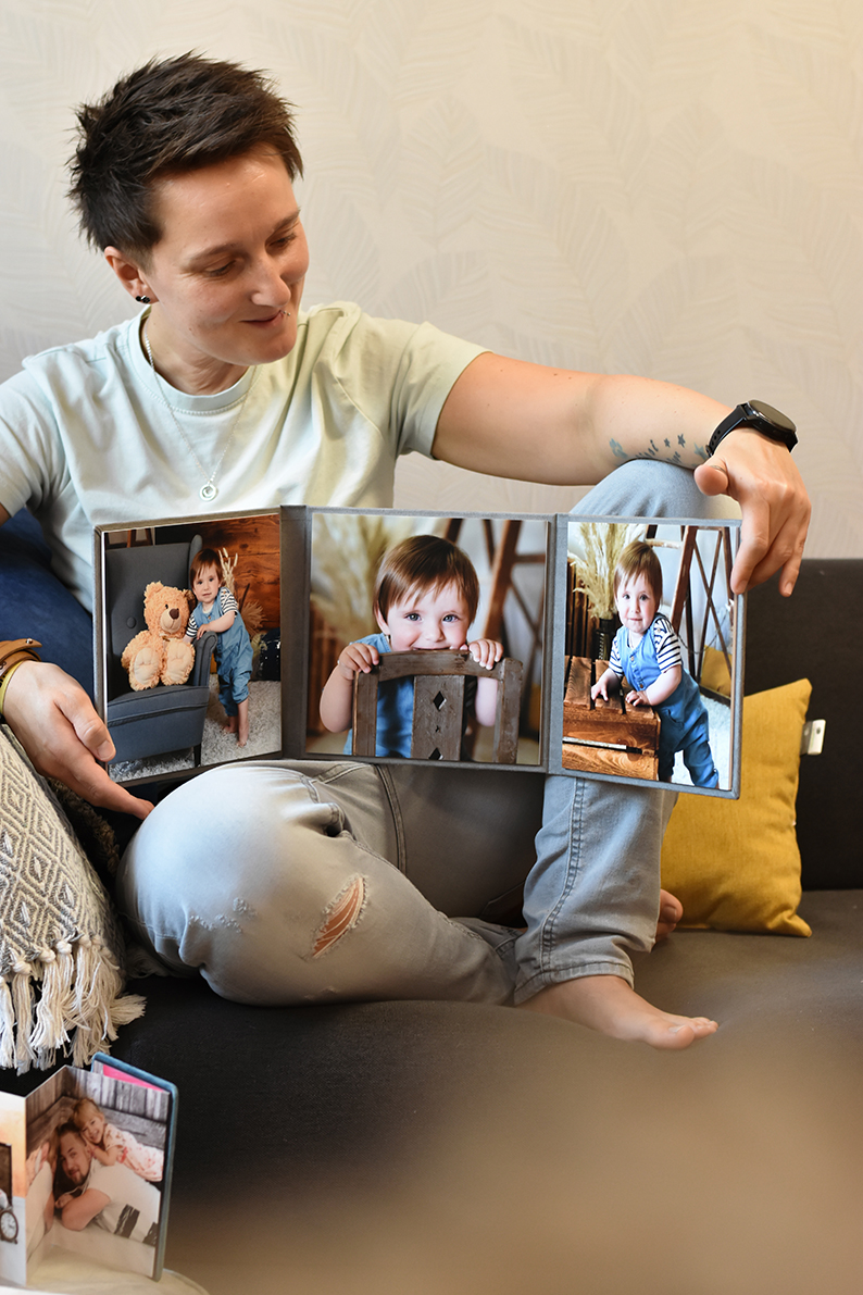 Jenny mit Muster hochkant Triplex Ella